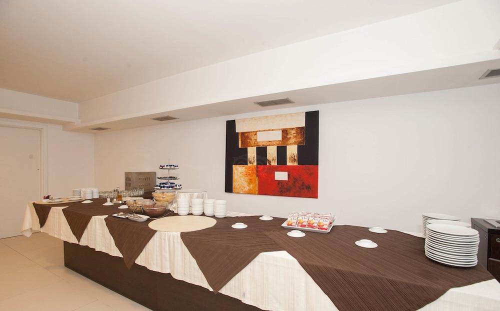 All Ways Garden Hotel & Leisure Rom Exteriör bild