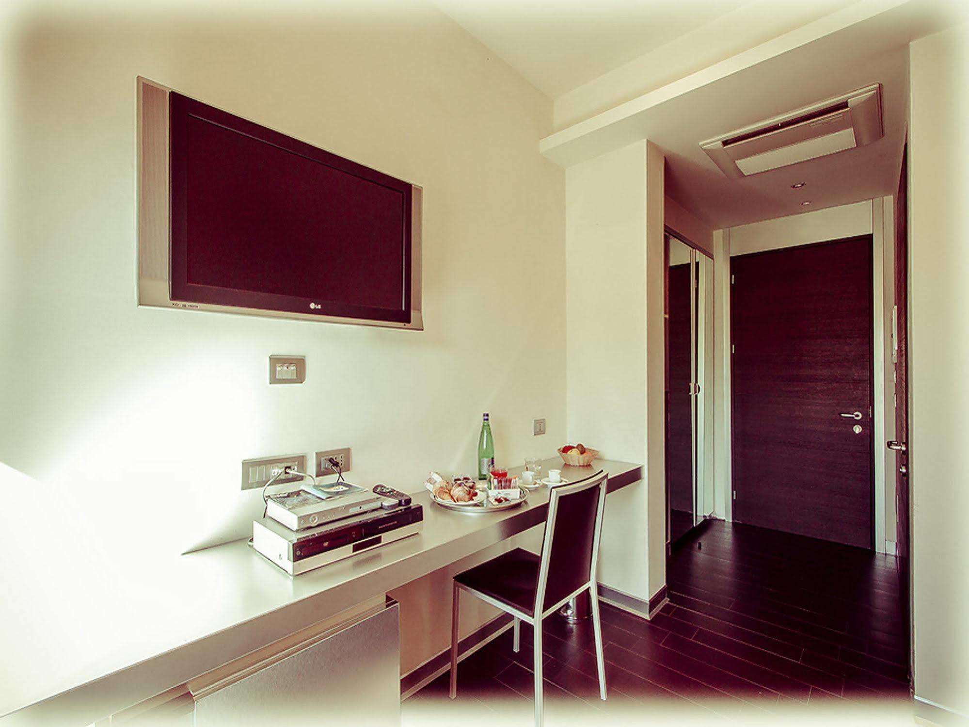 All Ways Garden Hotel & Leisure Rom Exteriör bild